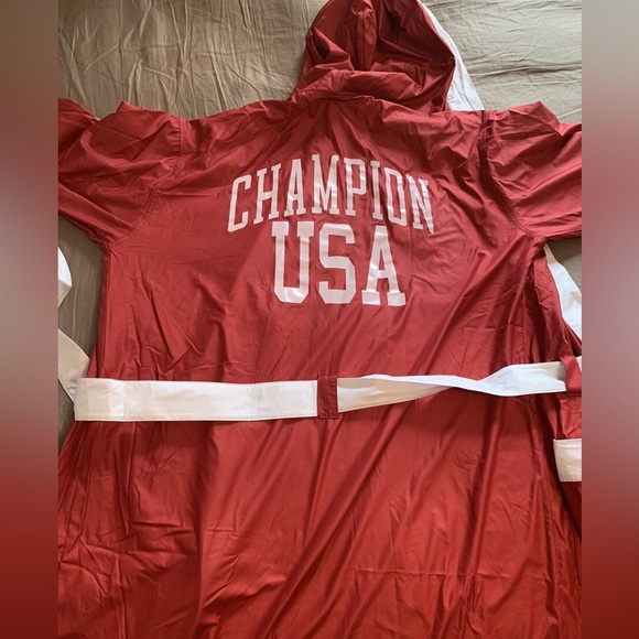 CHAMPION Red Boxer Robe - Picture 3 of 3